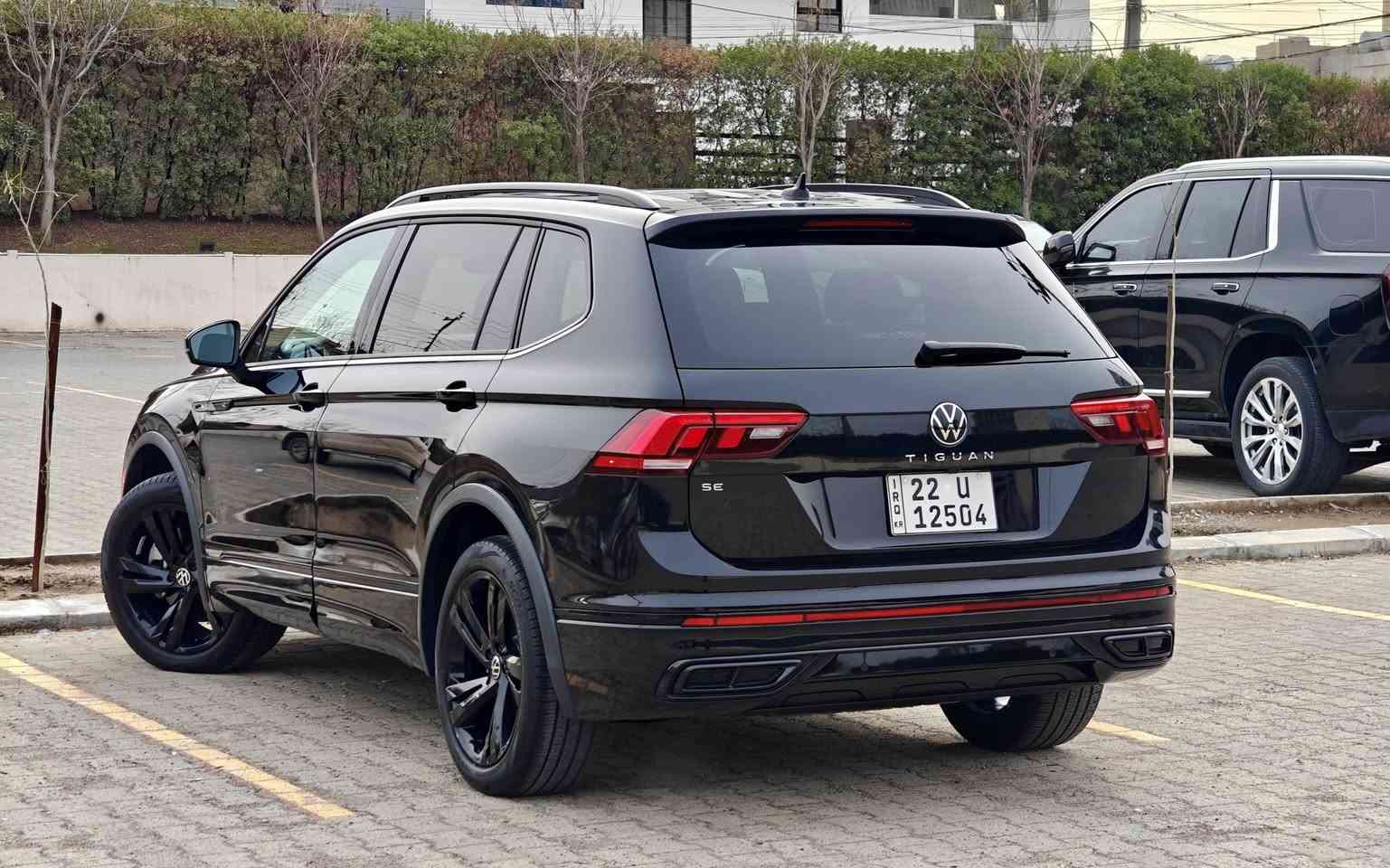 #Volkswagen_Tiguan_SE_R_Line 2023
#BlackTop
#محرك_20_توربو
#ماشيه 29.000 مايل
بانوراما
7 راكب
كشنات جلد وكهربائي وتدفئه
تبريد وتحكمات لمس
اناره داخليه 10 الوان متغيره
حساسات اماميه وخلفيه
رادارات اماميه وخلفيه وجانبيه
تشغيل عن بعد
الضرر بسيط : باب خلفي جهة السكن
بدون كلها سليمه
جديدة لوك حتى دعاميات بشرط كلشي على البلاد
رقم شاصي:
3VVCB7AX7PM015180
مرقم اربيل كامل شرط تحويل ثاني يوم
السعر 22.500$ وبي مجال بسيط
العنوان اربيل
***********
***********
