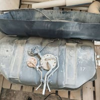 للبيع خزان وقود احتياطي كامل هو والطوافة مال برادو موديل 2008 ستة سلند...