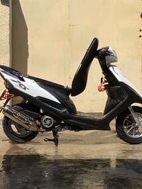 دراجه للبيع السعر 410 بيها مجال رقم موبايلي07776359006