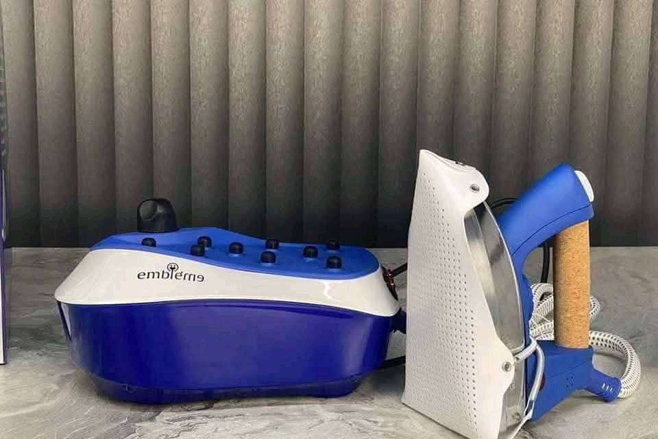 مكواة الخياطين 🤩💫 توفر من جديد 
🔥 مكوى أمبليوم للخياطين المحترفين! 🔥
مكوى بمقبض خشبي – الأداة المثالية لكل من يبحث عن الدقة والاحترافية في الكي 👔✂️
💪 بقوة 3.5 بار حقيقي 
⚡ 2200 واط
💧 خزان بسعة 800 مل
💥 قاعدة كي ضد الحرق واللصق واللمعان بالملابس 
✨كفر حماية هدية 🎉
🛠️ ضمان لمدة سنة من تاريخ الشراء.

🚚 توصيل جميع المحافظات 
للحجز مراسلة الصفحة 💌💌
او الاتصال ***********
