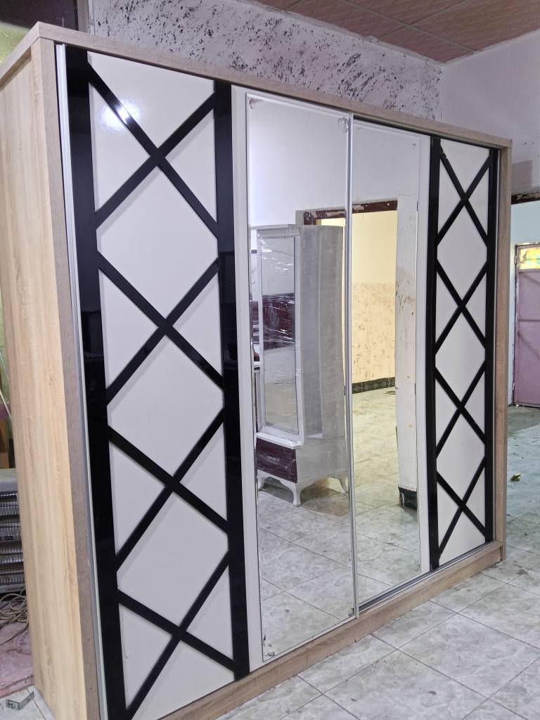 كنتور تركي للبيع اخو الجديد نظافه 100% سعرها رقم شراي خلي يخابر على الرقم ***********مكان كركوك كركوك, العراق
