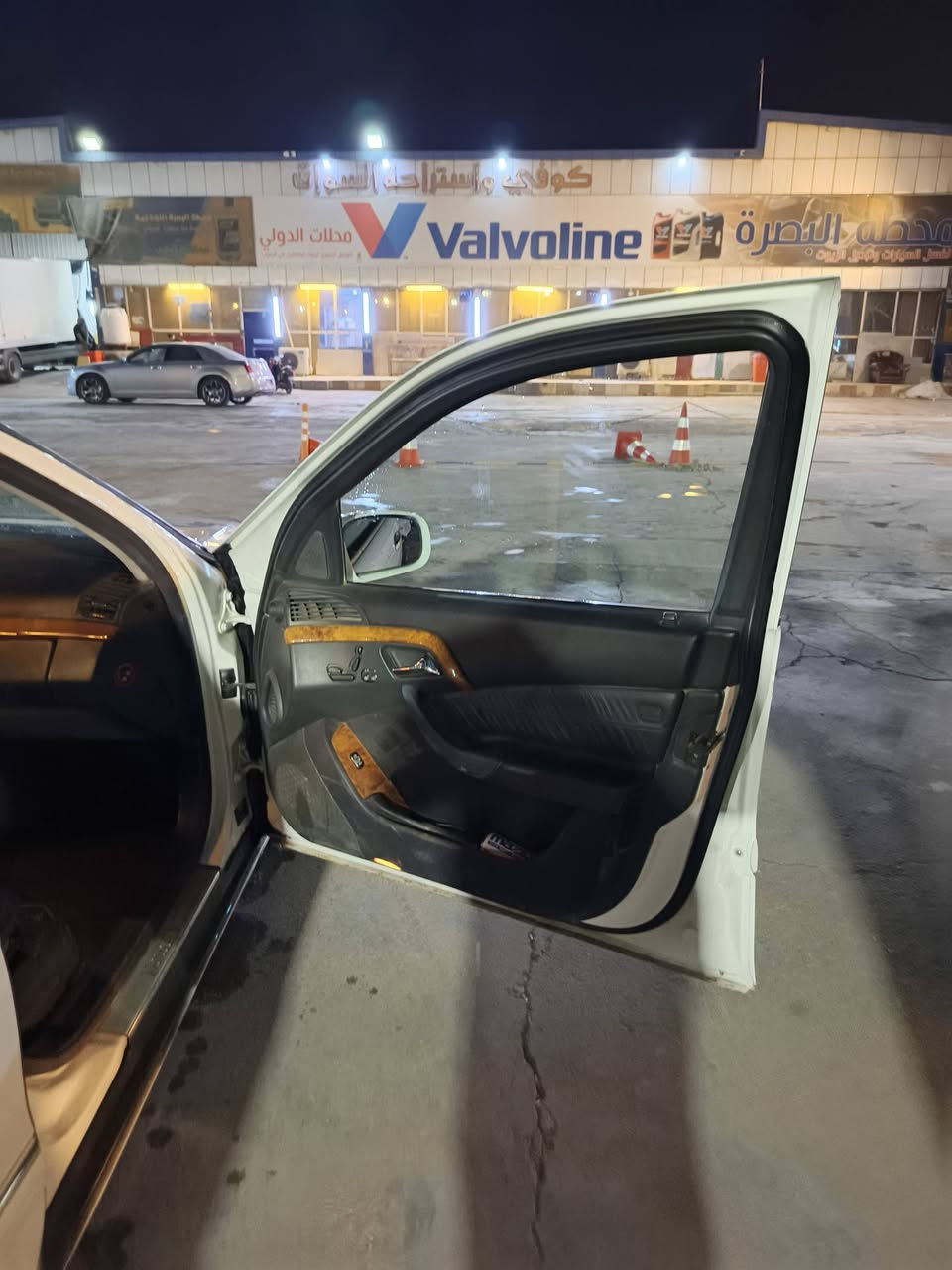 السلام عليكم 
مرسيدس غواصة مديل 2001
السيارة جديدة 
رقم سليمانية 
بيهة بارد شبر بالچاملغ الامامي اليمنة 
محرك 6 سلندر
حساسات 
بصمات ابواب 
فتحة 
تحكم ستيرن 
شفط ابواب 
گير محرك  كفالة 
بردة كهربائية تكيات خلفية كهربائية 
مكان السيارة بصرة جمهورية 
السعر100 وبيهة مجال
للأستفسار ***********
