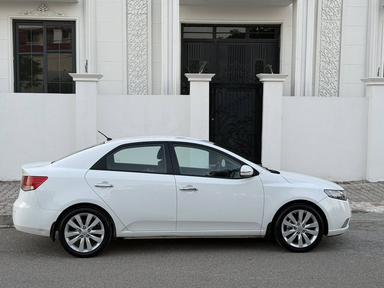 سيارة سيراتو خليجي موديل 2011
شرط كير محرك مامفتوحه صدر امامي خلفي جازها اربعه تايرات جددت تحويل مباشر موصفات معروفه سيارة مكفوله كفاله عامه سعر 117
***********
