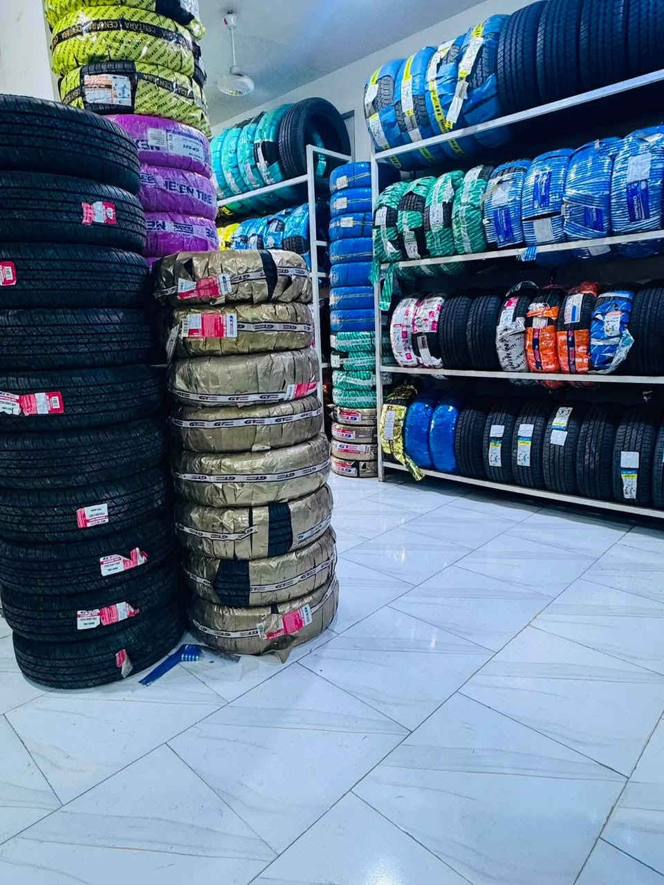 اليسر ...اطارات وبطاريات 

تبديل بلنص الكتروني 

بسمايه ..شارع العام ..مقابل فلافل لبنان 

يتوفر اطارات جميع انواع جميع القياسات اسعار جملة
جميع الماركات العالمية ياباني امريكيه اندنوسي كوريا  صيني

فحص اطارات وبطاريات السياره 

للأستفسار ع الرقم 
***********
