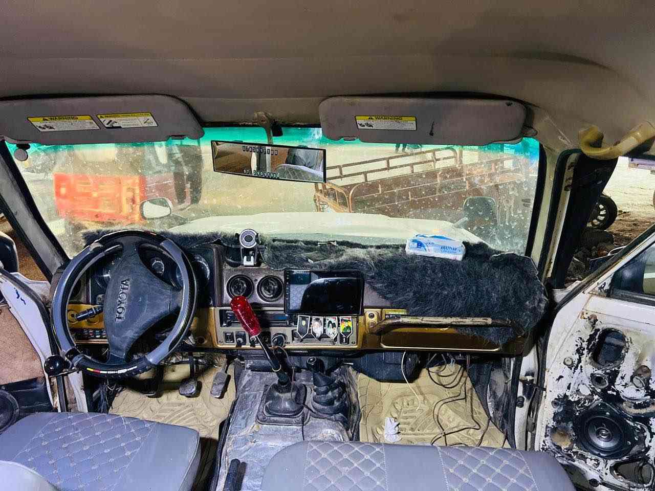 سلام عليك لاندكروز مديل 1984السياره اتبخر ومشروع وطني تحويل ثاني يوم

*********** البصرة, العراق
