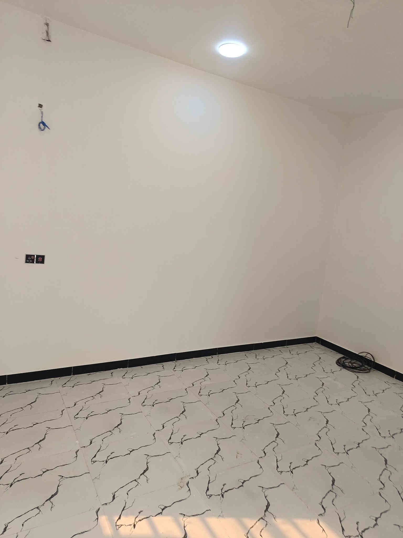 ♦ للبيـــــــــــــــــــــع ♦
🔹 #دار_سكن 🔹

▪️ العنــوان: شط العرب_الجزيرة شارع
     #الصقر  يبعد ٥٠٠م عن السوگ

▪️ التفاصيل: مساحة 175متى بناء
      بلوک مسلح غرفتيــن واســتقبال
      وصالة ومطبخ وصحيات وگراج
      وحديــــــــقة

▪️الخدمات: شارع ١٠متر  
    #مجاري_وكهرباء_وماء 

▪️الأصوليات: طابو صرف بأسم عراقي
    #وكالــة_ومكاتبــة_وطابو
    ♦مالك الأرض ساكن بنفس المكان♦

▪️ #الســـــــــــــعـــر 78
        قابل للتفـاوض

📞 للاستفسار ***********
