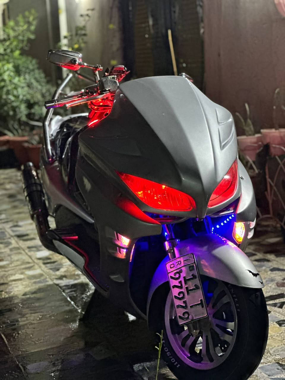 0.8 للبيع 3مليون نضيفة اكفلك مكينة بيهة بس قايش تعبان فقط قفل العنوان بغداد الغزالية شارع الضغط ***********
