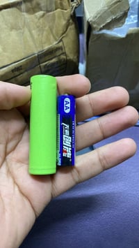 بطاريات ليثيوم • ١٦ قطعة • شاحن