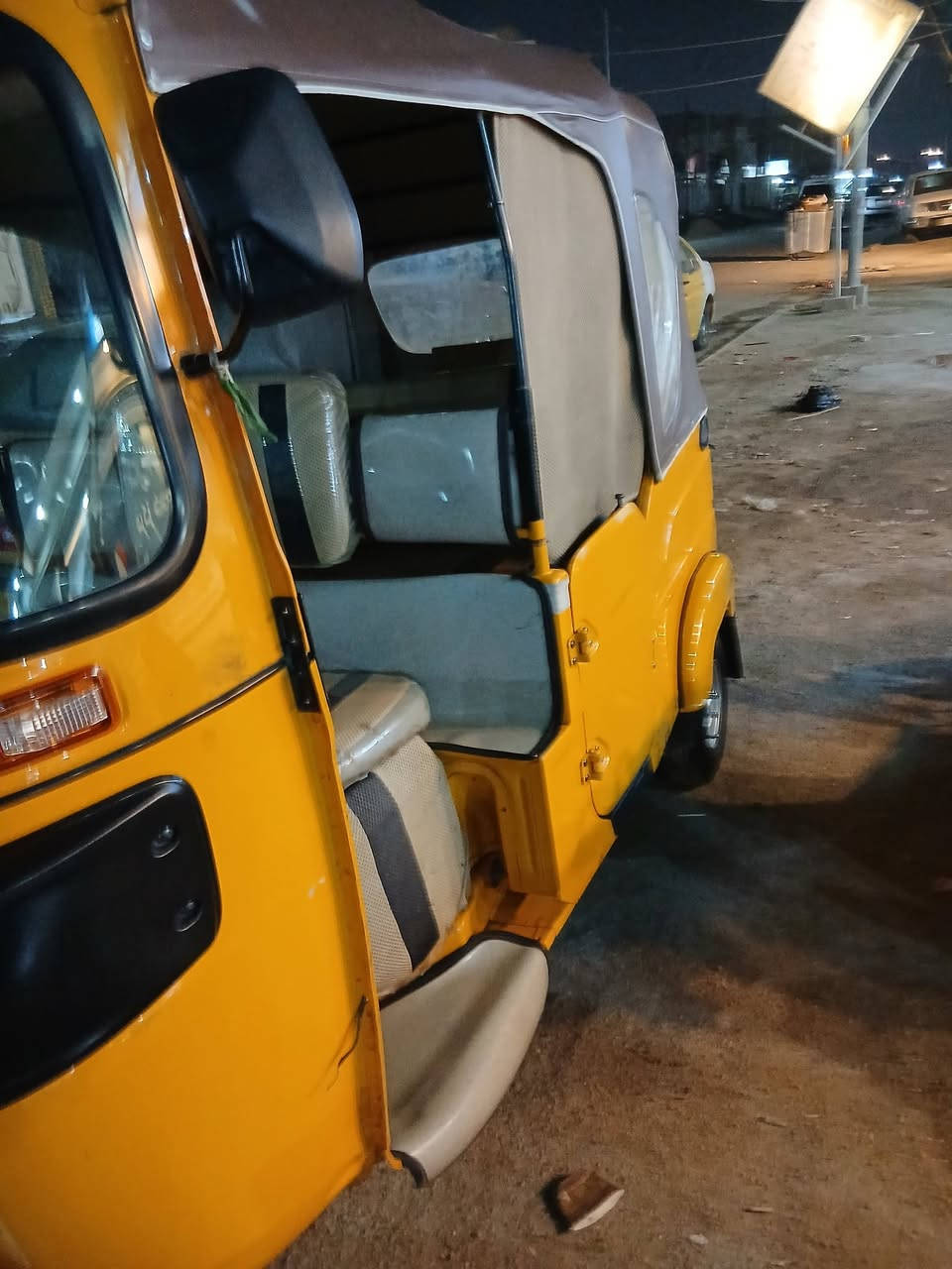 سلام عليكم تكتك مديل ٢٢ رقم وسنويه تكتك جديده ونضيفه
تكتك شوف عيونكم مقطع كامل لا تخابر وتسئل رجائن مو شراي 
لا يخابر تكتك كفاله عده طعجات موضحات بل مقطع مكاني
العماره العرضات ***********
