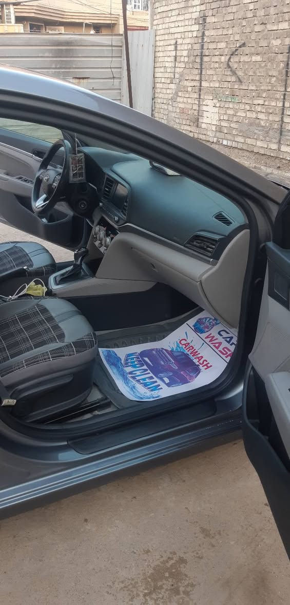 من راخصت المدير  سياره النتره مريكي  بسمي ٢٠١٩ المرغوب السعر١٤٥ او بيها مجال الاستفسار ***********
