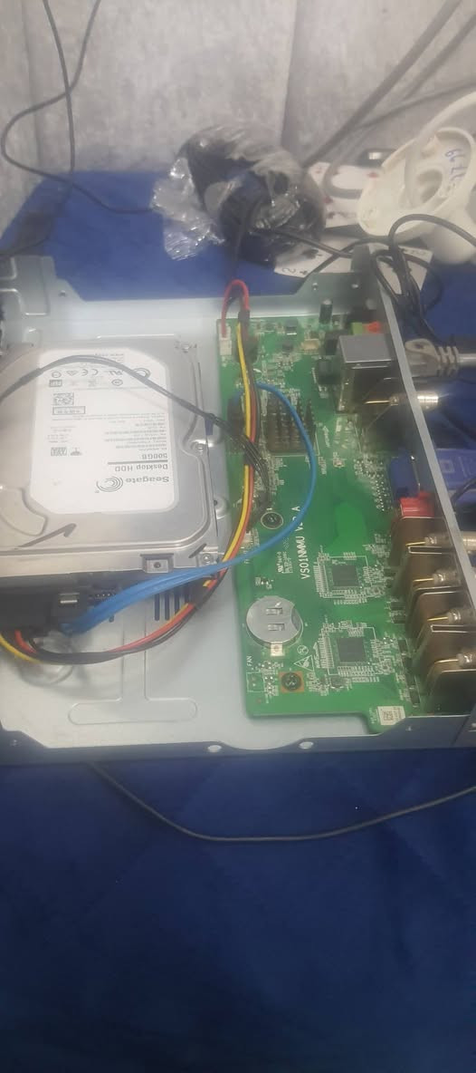 جهاز دفي ار nuv xvr
جهاز ٨ميكا ٨جنل انلوك و٨ جنل ip جهاز 4k
مع كامرات اسوار ٨ميكا عدد٢ وهارد نص تيرا


**إذا كنت صاحب هذا الإعلان وتريد حذفه لأي سبب، رجاءا أرسل رسالة إلى الدعم الفني**