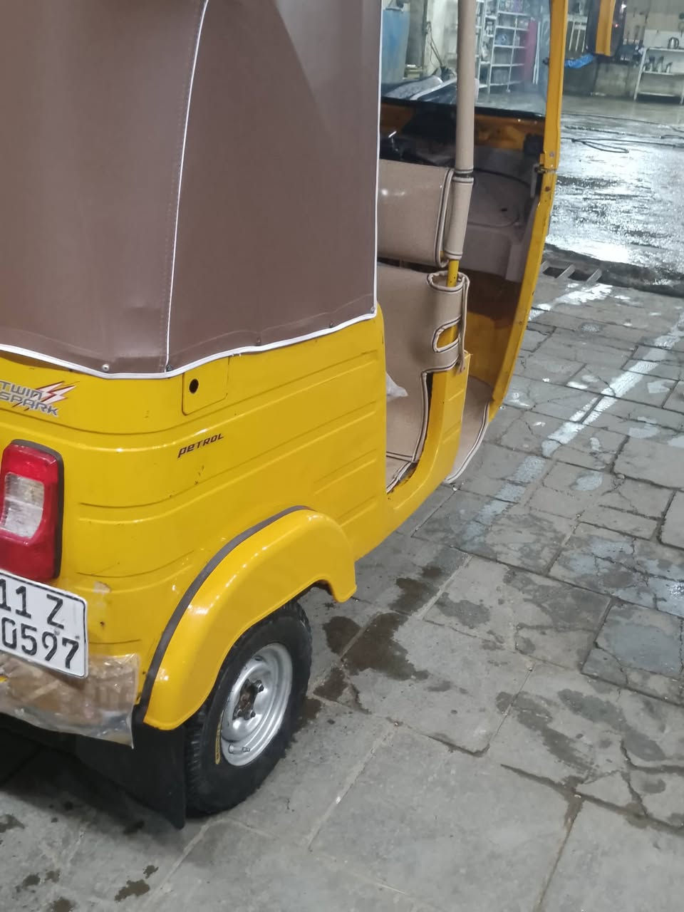 تكتك مديل18 للبيع تكتك نضيفه كلش كبل الشارع ماذب على ربع المكان بياع معالف الي مو شراي التعبني وهذا رقمي***********
