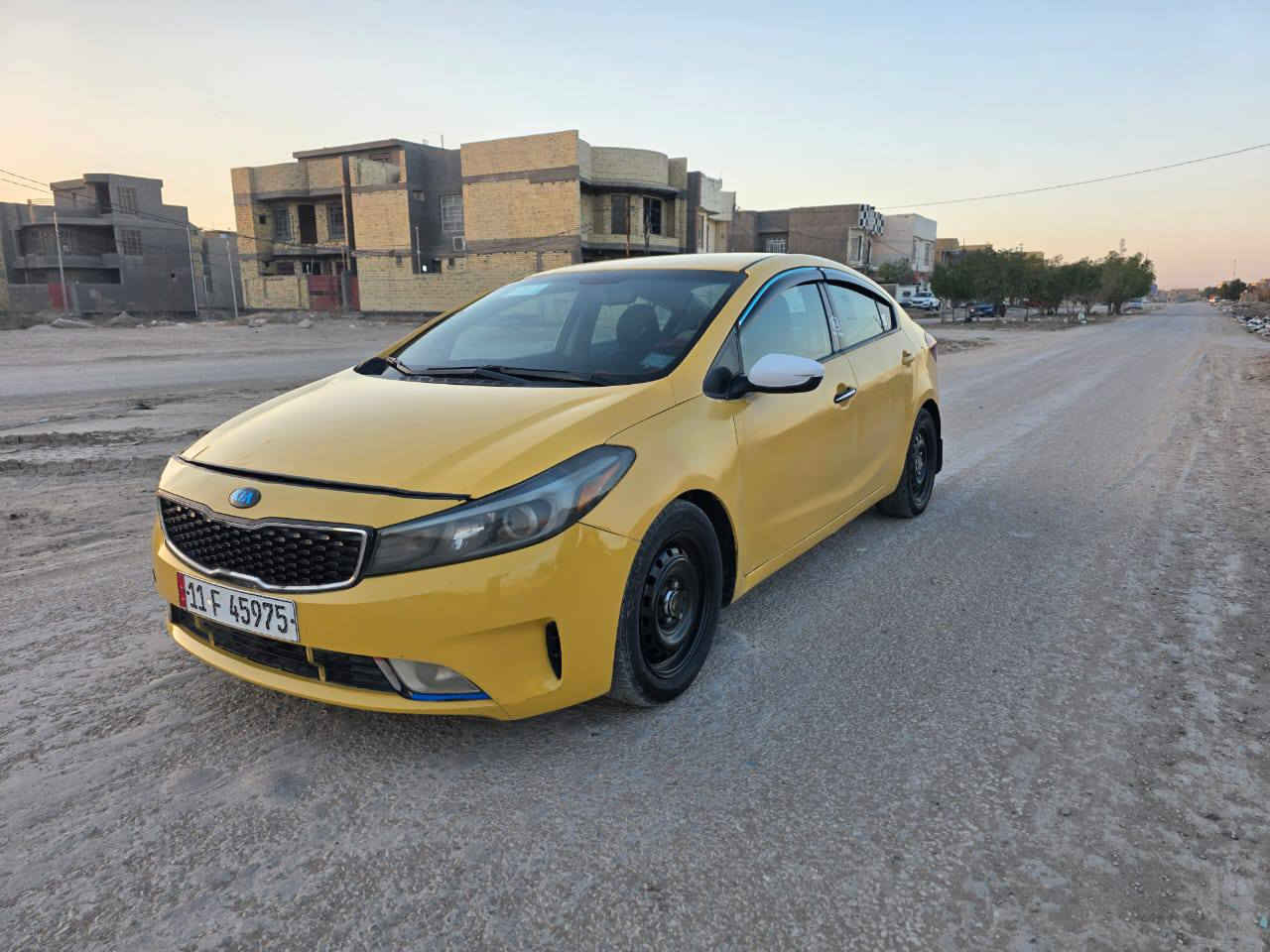 كيا فورتي 2018 سيارة جديدة حادث طخة بلجاملغ الخلفي بدون دواخل مكينة 2000 مكينة كير حدادية تبريد كلة جديد هيئة غرامات مصفرة رقم بغداد دولي السعر 93 رقمي *********** مكان السيارة حلة المركز
