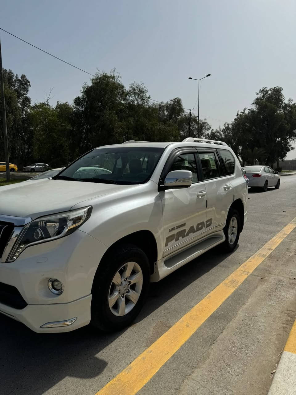 سلام عليكم 
للبيع تيوتا برادو 2016 T.X.L خليجي استلام شركة جيهان رقم اربيل ماشيه 180الف كيلو نظيفة كلش السيارة عدا بارد بل صندوك موضح بل صوره هزه جديده السياره ل 2027 كير محرك مكفولات 
مواصفاتها : 
فتحة سلايد 
محرك 6 سلندر 4.0
حساسات خلفيه 
كامرة خلفيه 
شاشه جبيره 
لايت عدسة زينون 
مري شفط ويا السويج 
بصمة 
3 قطع تبريد 
سيارة كاملة كلشي مناقصهة 
ملاحظة : تحويل فقط وكالة ماسوي 
السعر 34200$ للاستفسار اتصال *********** 
مكاني بغداد
