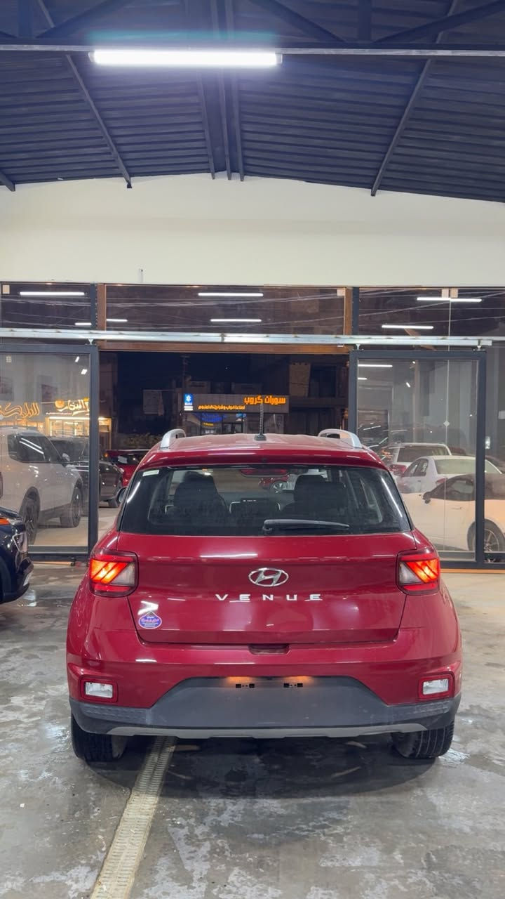 متوفر داخل صالة عرض شركة ( نجوم السواحل ) ✅
هونداي فينو 2023 SEL
حادث السياره فقط تبديل باب + جاملغ ( بدون ضرر داخلي ) 
أيرباك فقط جانبي + بجم مقفول 
 صور الحادث داخل المنشور 
1- سلايد روڤ ( فتحه ) 
2- داخل لونين 
3- رادارات 
4- تحديد مسار 
5-كامرا خلفيه 360 درجه 
6- شاشه كبيره ( تدعم كاربلاي ) 
وباقي المواصفات المعروفه 
معروضه 123 بيه مجال بسيط 
للأستفسار زورونا الى موقع الشركة 
بابل-حي الطياره- قرب شركة آسياسيل
او الأتصال على الأرقام التاليه 👇👇👇
*********** / محمد الحميري 
0786943331 /  علي الجبوري
