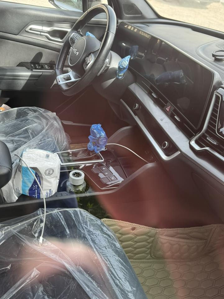 السلام عليكم
سبورتج 2025 

الفئة جيتي لاين 

شركة اكدال 

شاشه متصله 

فول مواصفات معروفه مواصفات الجيتي 

ماشيه 28 الف 

بيه تكحيل بالدعاميه الاماميه + شخط باب السايق مقدار 4 سم مكحل 

سبير منازل 

فول الفول مواصفاته 

مكاني بغداد 

س عر 262$ 

‭0773 954 8225‬
