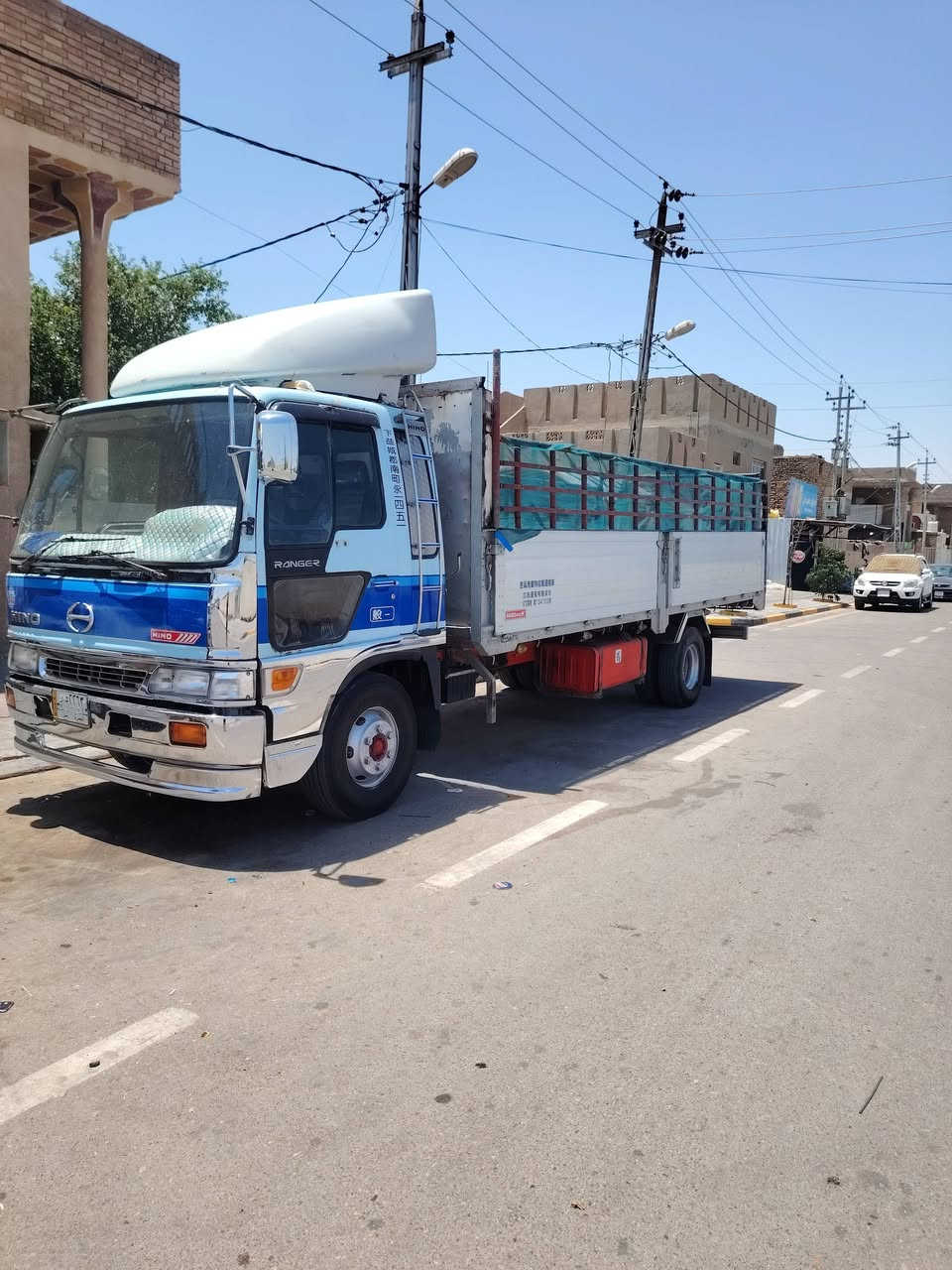 السلام عليكم هينو طيرة ستة وربع مكينة سبعين عادي سياره جاهز من كلشي مكان كوت لشهداه ***********
