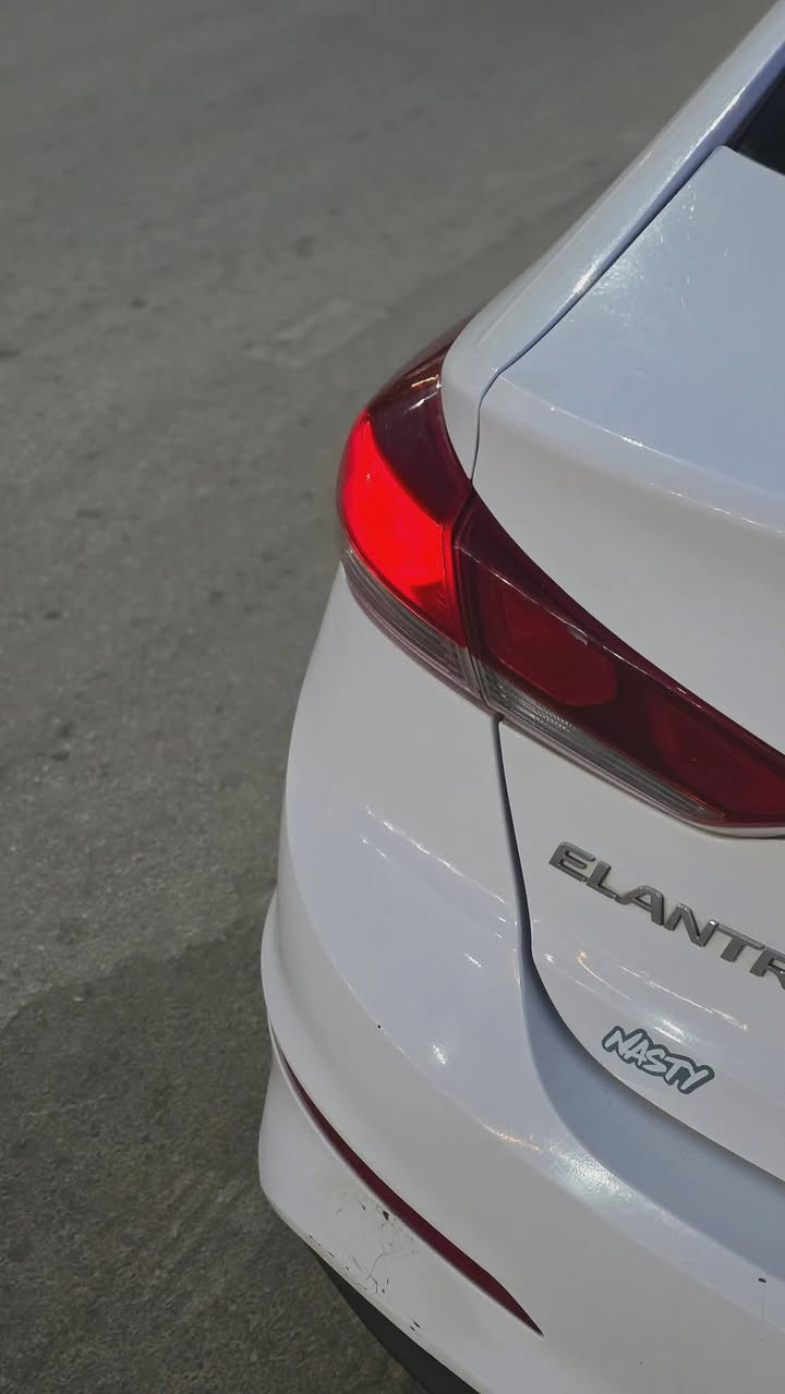 Hyundai Elantra 2017 2.0 dohc
هيونداي النترا ٢٠١٧ مكينه ٢٠٠٠ دوش رقم بغداد الدولي نص فول مري شفط فتحة قطعتين تبريد بدون بصمه 
كفالة من الصبغ و الضربة عدا تكحيلة كرت بالجاملغ الامامي جهه العبري نوزلات  بلكات فيت بم جديد منظومة تبريد جديدة تخم تايرات اقل السنه من شادة 
السيارة ممشى ٨٧ الف كيلومتر قابل للزيادة تدك جرس فوك ١٢٠ 
السعر90 و بيهه مجال للشراي
مكان السيارة كربلاء المقدسة 
للأستفسار الاتصال على الرقم ***********
