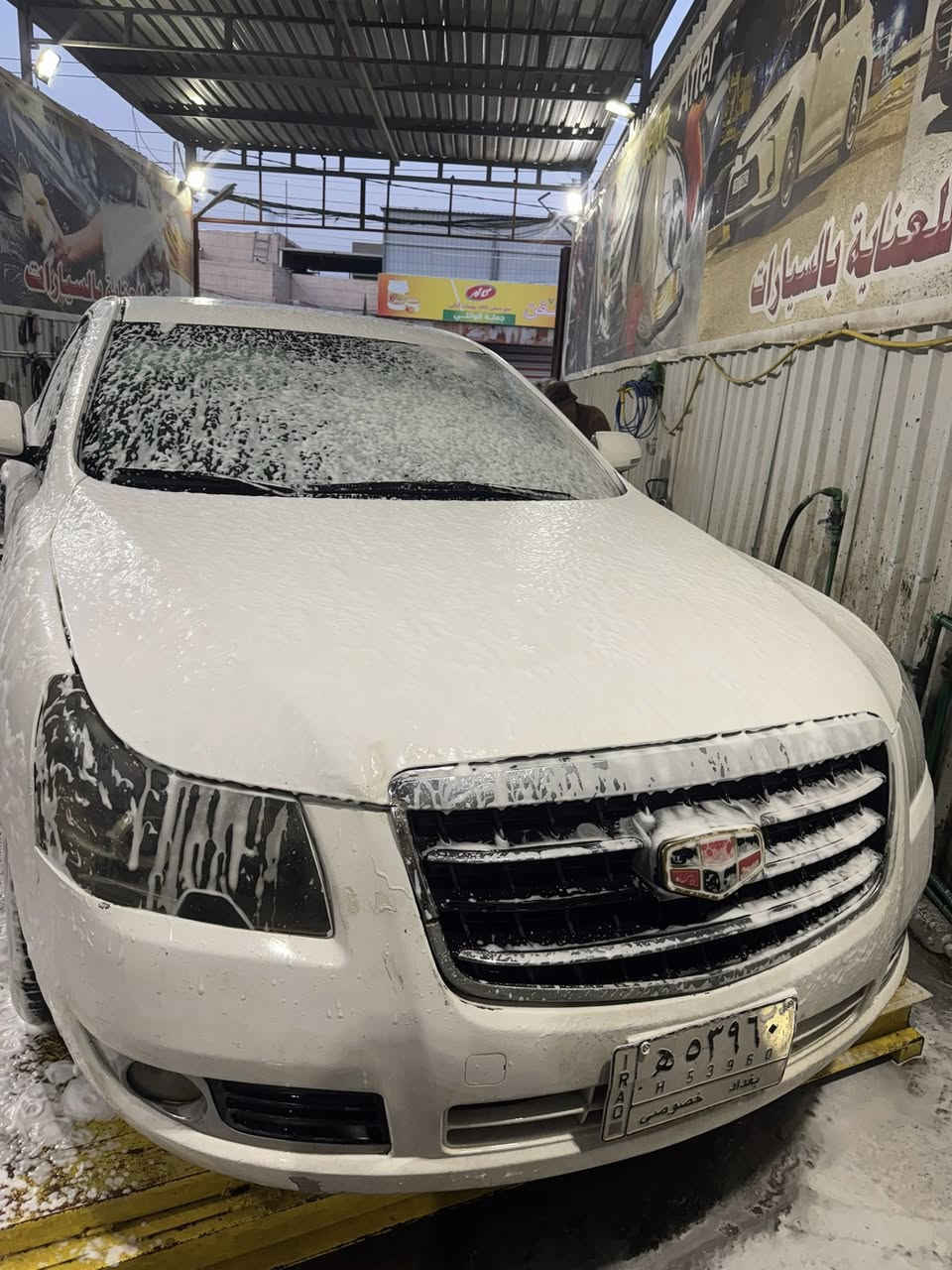 السلام عليكم…
جيلي امكراند  C8 

محرك وكير مسيوبيشي لانسر 2000 

رقم بغداد 

مكينة كير تبريد 

موديل ٢٠١٢ 

سيارة بيه صبغ متفرق اثر تلكيط خياسات 

السعر ٦٢$ وبيه مجال 
النجف الاشرف 

***********
