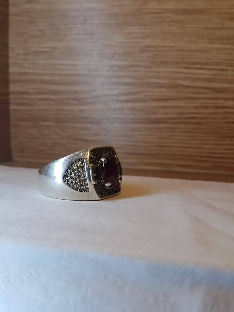 ياقوت داير ماس قياس ٢٢
فيروزي نيشابوري لبه يرهم للخنصر 
.... للبيع


**إذا كنت صاحب هذا الإعلان وتريد حذفه لأي سبب، رجاءا أرسل رسالة إلى الدعم الفني**