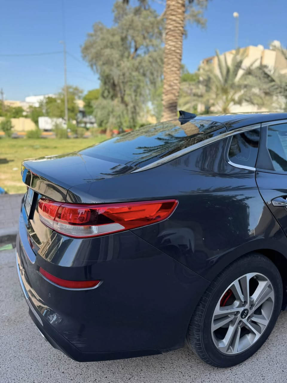 سلام عليكم اقرة تفاصيل رجاءً ♥️
للبيع أو مرارس حسب القناعة 
Kia أوبتما 2019 وارد أمريكي حادثه بس بنيد ومبدل نفس الون سيارة مبية صبغ مكفولة كفالة عامة سيارة جديدة حرفياً ومال جناي رقمهة بغـداد بأسمي هزة ورقم كلة جديد 
المواصفات )
مكيـنة 2400 مكفولة من كلشي 
گير مكفول 
صدر أمامي خلفي جديد 
تخم تاير جديد 
تبريد ثلاجة + تدفئة 
حساس أمامي + رادار امامي تنبيه توقف مفاجى
رادارات جانبي نقطة عمية 
رادار تحديد مسار 
حساسات خلفي + كامرة خلفية دوار
أشاير بل مري 
تحكم ستيرن جهتين أكيد 
مثلت سرعة و٣ وضعيات قيادة 
شاشة كبيرة 
لايتات فول زنون عالي ناصي 
باقي تفاصيل معروفة 
سيارة جديدة والصور واضحة گدامكم 
وكلشي بسعرة حسب نظافة أكيد 
مكاني بغداد حي ألاعلام 
السعر 129$ وبيهة مجال حك الجية 
***********
