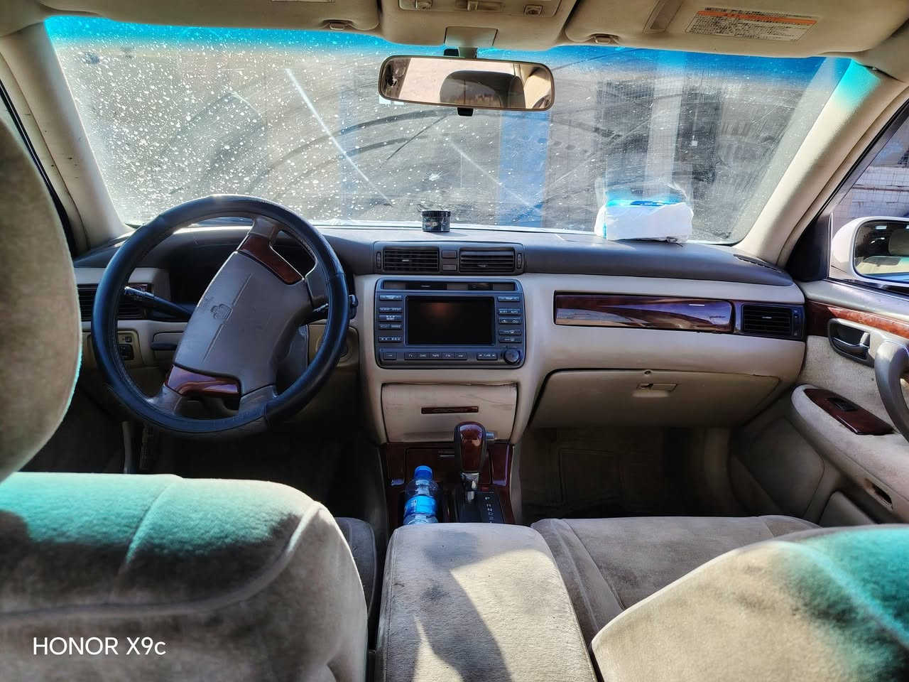 السلام عليكم سياره ملكه ادوات للبيع كير محرك شرط كارتون vvt ففتي تبريد ثلج تدفئه نار ترايك 180 غرفتها جديده حييل  المكان العلم  للأستفسار اكثر اتصل ***********
