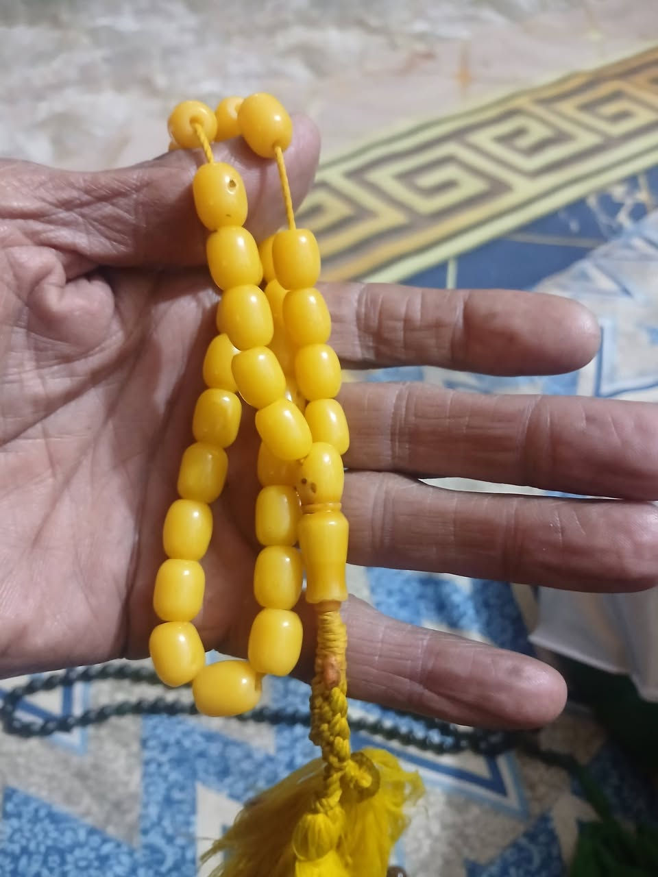 ثلث للبيع السعر علخاص العنوان بغداد ***********
