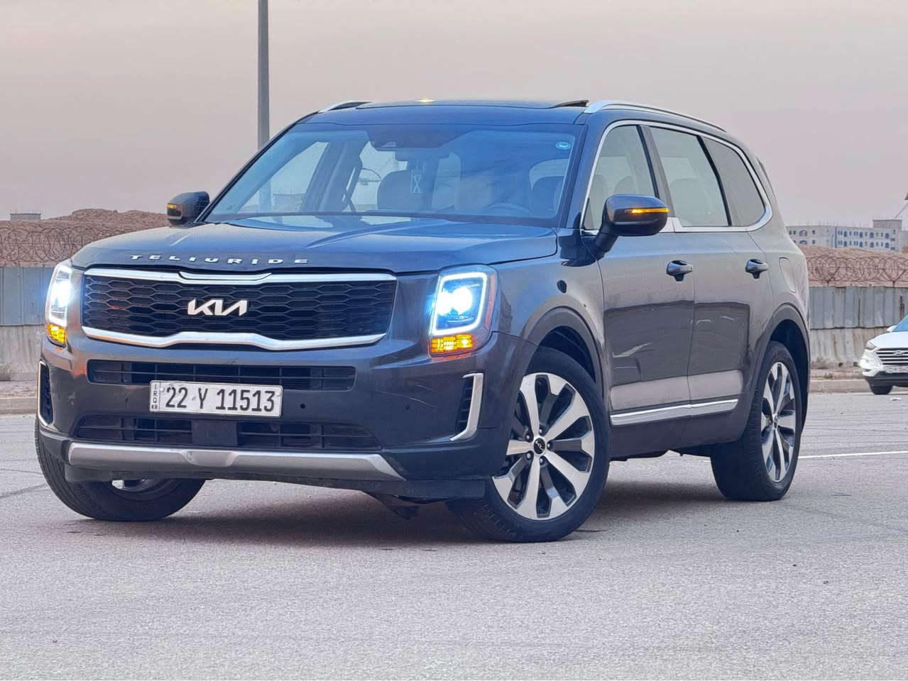 السلام عليكم
كيا تولارايد 2022  
فول مواصفات 6 سلندر 
سونار بالصور 

1.بصمه 

2.فتحت سقف

3. أشاير بل مري 

4.لد نهاري لون شمسي 

5.ويل حجم 20

6.جنطة كهرباء

7.تشغيل عن بعد 

8.كامرة خلفية

9.عدسات زينون

10.كشن منفصل لون ابيض vip

11.تدفئة تبريد كشنات أمامية

12.تبريد مركزي 3 قطع 

13.برد خلفية دفن بلادي 

14.دشبول صاج وكروم 

15.كشن السائق كهرباء بل كامل 

16.كشن الصدر كهرباء 

17.نقطة عمياء

18.مانع انزلاق

19. تحديد مسار

20.أوتو هولد

21.سايد يريد دگمة

22.اربع مودات قيادة 

23.الوضع الاقتصادي عند وقوف السيارة 

24.شاشة چبيرة 

25. شاحن لاسلكي 

سياره جاهزه من كلشي 

السيارة بعد بيها هواي مواصفات ما مذكورة .

مرقم أربيل تحويل او وكاله شوكت ما يعجبك .

الضرر:. بنيد وباب صبغ و بارد بجاملغ 
سونار بالمنشور 

 السعر 228 وبيها مجال 
مكان السياره بغداد السيديه

*********** بغداد, العراق
