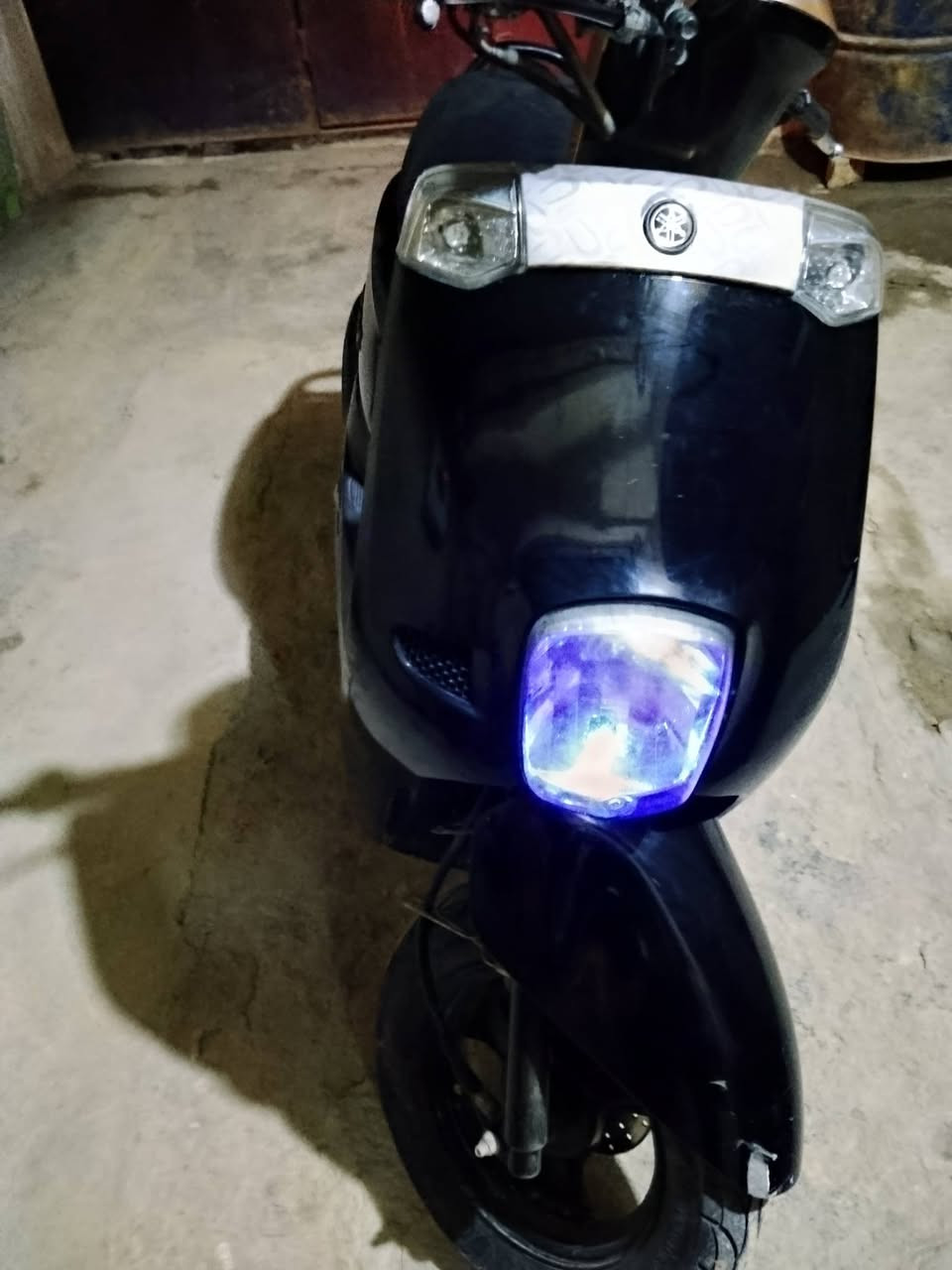 سلام عليكم ماكس بوليس 2018.حديث .نوزل ياباني وليس صيني صارله تلث اشهر من طالعه من المعرض مع وصل معرض دشبول ذهبي المحرك ما مفتوح بي برغي الدراجه مختمه من الطول لطول بيها حساسات يعني اي عطل بل دراجه يطلع بل شاشه مال عداد دراجه نضيفه كلش مستعجل على بيعتها السعر ***********.او تراسلني واتساب او تراسلني خاص المكان كربلاء طريق الحر الاتحاد
