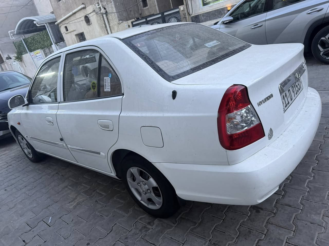 السلام عليكم فيرنا 2011 باسمي سياره لا ضربة ولا تبديل تخم تاير جديد مكينة كير مكفولات بغداد قرب ￼￼البنوك ￼رقم الهاتف ***********
