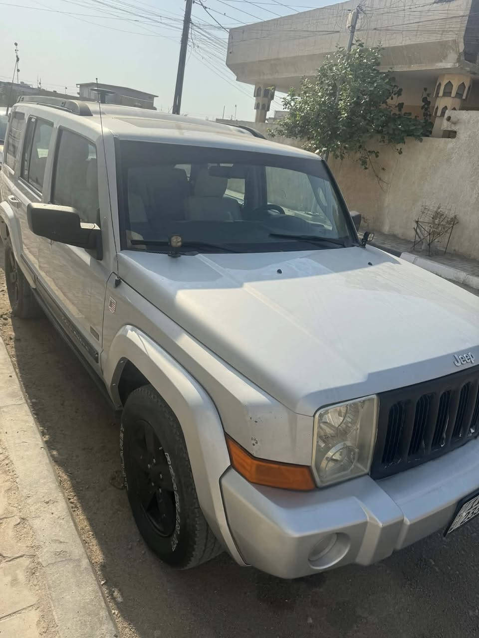 س ع جيب كومندر م2007 وارد كندي كفالة عامة 7راكب 6 سلندر 3700 تو ويل قطعتين تبريد كشن كهربائي دواخل نضافة 100‎%‎ع وضع الشركة محرك كير كهربائيات جميعها جاهزة وشغالة رقم بغداد مشروع وطني بأسمي شخصيا مداور ثاني يوم شاشة كامرة لايت زنون تبريد تدفءه 3 فتحات ماشية 130 الف حقيقي وكله بلادي السيارة مابيها اي نقص 
صدر حدادية كله جاهزة باتري جديد واتر بم نوزلات بلكات رولات قايش منضومة بانزين كلة قبل شهرين مبدلهن  109$ وبيها مجال بعد الاتفاق مكاني العمارة مركز المدينة 
***********
