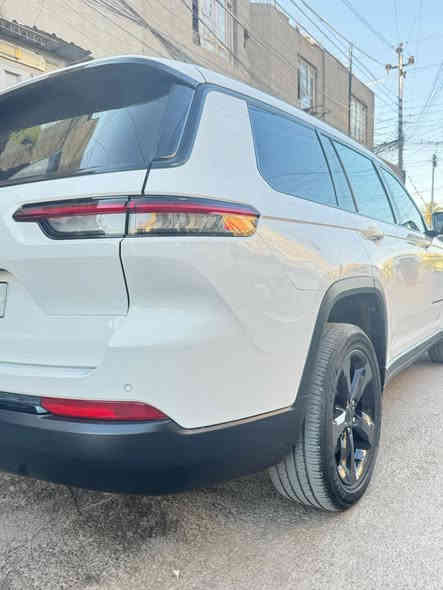 � جيب جراند شيروكي L – 2023
✨ 7 ركاب / فئة L

• الموديل: 2023

• الفئة: Grand Cherokee L – ثلاث صفوف (7 ركاب)

• فتحة سقف

• الشاشة: وسط (متوسطة الحجم)

• الداخلية: مخمل + جلد

• ماشية: 38,000 ميل

• دبل / فورويل

• رادار

• تشغيل بصمة + دخول ذكي

• كاميرا خلفية

• حساسات خلفية

• مكيف ثلاث مناطق

• وضعيات قيادة متعددة

• كروز كونترول

• ستيرنغ تحكم

• إضاءة LED

• USB + بلوتوث

• ثبات إلكتروني ESP

• رنكات وكالة

الحادث مرفوق بل صور

السعر. 29500وبيها مجال 

للاستفسار ***********

💯 سيارة نظيفة وجاهزة للفحص
