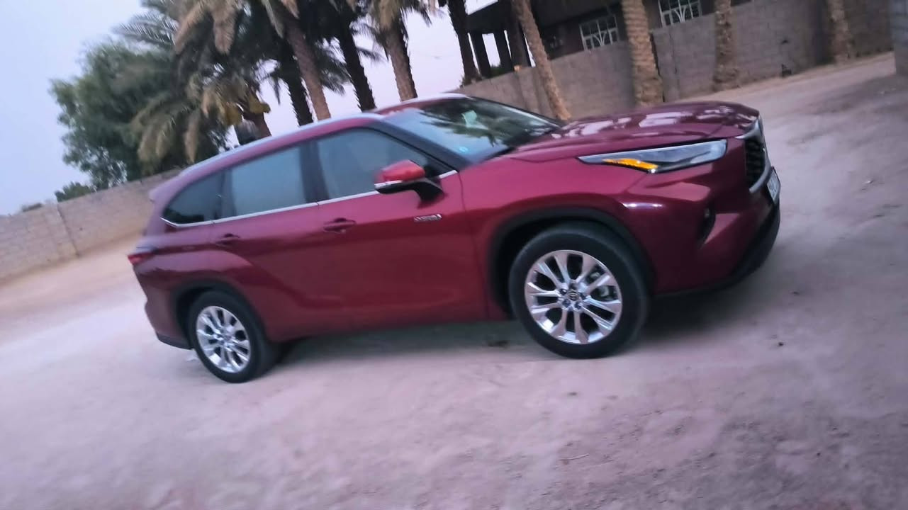 سلام عليكم.....
تويوتا هايلاندر  امريكي كلين 🚗
موديل2021
مستخدم العداد 99.000 K.m
مكفوله كفاله عامه بدون اي صبغ 

مواصفات فول 
محرك 2500 هايبرد 
فور ويل AWD
أنظمة أمان متقدمة تشمل الرادار الأمامي + النقطة العمياء + التحذير الخلف
4 كاميرات 360 درجه 
داتا شو  
جلد اصلي لون اسود + صاج ملكي + تبريد مقاعد
مقاعد فول كهرباء 2 للسائق والراكب  
 عدادات ديجيتل (كيجات الكترونية )
ويل حجم 20 كروم 
سقف بانوراما
صندوك كهرباء 
كيجات ديجيتل 
بردات ابواب
انظمه قيادة متعدده
وباقي المواصفات معروفه
السعر (315) وبيه مجال قليل...
التواصل (***********)
مكان السيارة -الانبار - عامرية الصمود -
