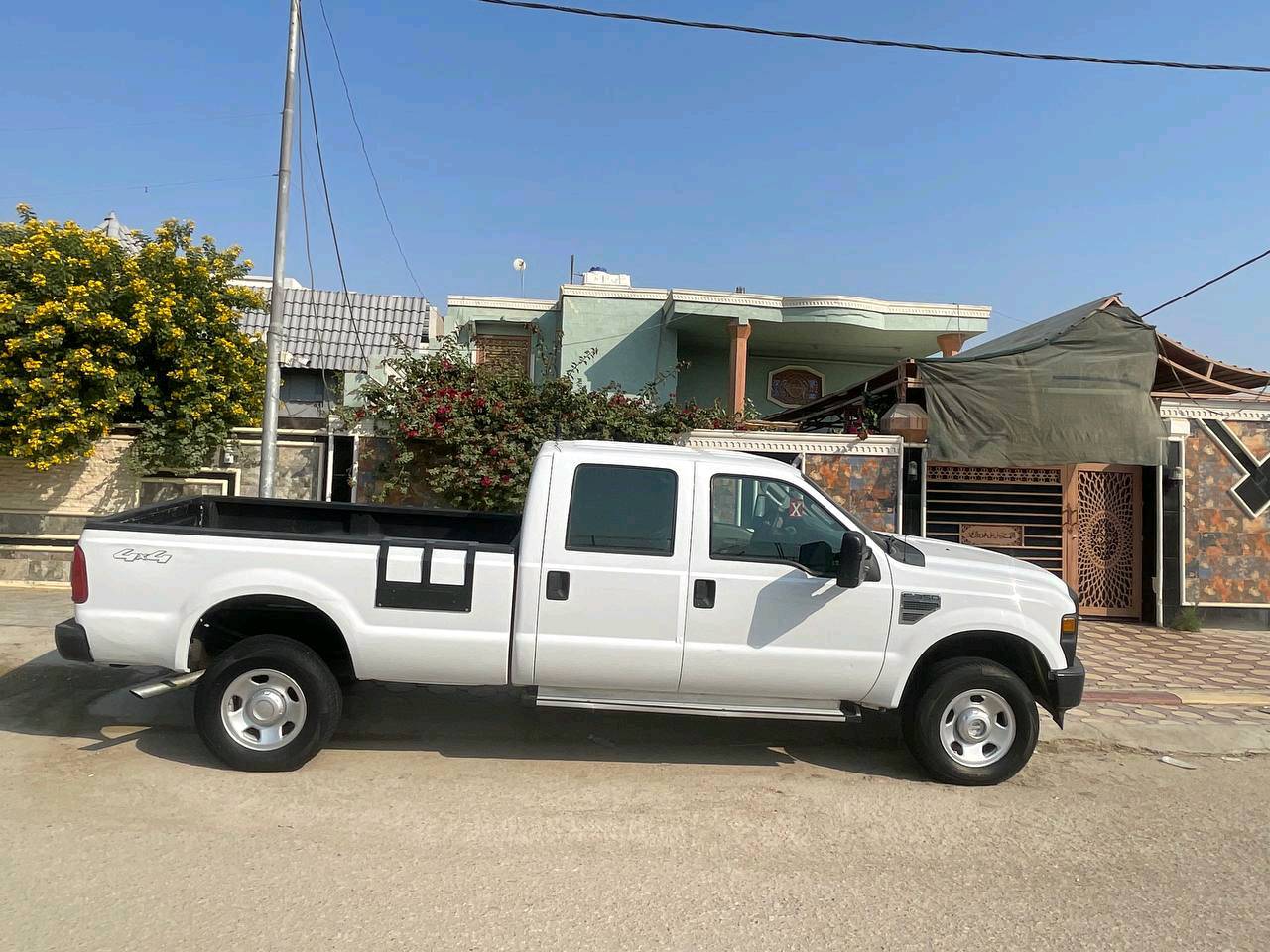 فورد للبيع كفاله عامه خليجي دخول جديد رقم اربيل الانكلزي الجديد كفاله من الشخط مكينه 10 سلندر بانزين ماشيه 80 ميل السياره جديده مضمومه ....يرهم مراوس بكريت ويل 2020.2021مديل  مراوس بكريت 