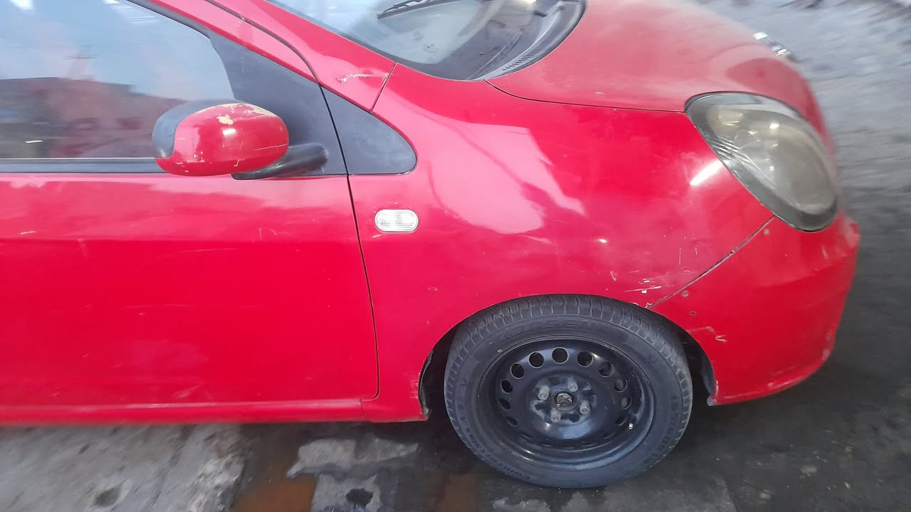 سلام عليكم جيلي باندا موديل ٢٠١٣ بغداد اوتماتيك سنويه والارقام جديده هزه جديده صدر امامي وخلفي جديد محرك وكير مكفولات كهربائيات كلها شغاله بيها قطعه واحده صبغ وباقي مكفول بيها شخوط السياره  للبيع عارضها ٥٠ وبيها مجال للتواصل ***********مكاني بالكرخ الرحمانيه الجعيفر
