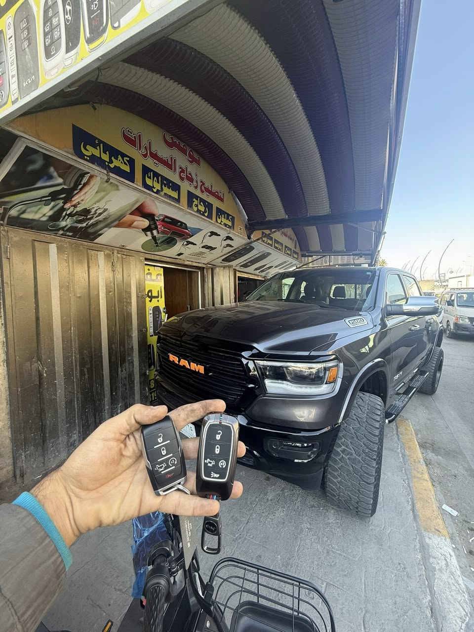 برمجه نسخه بصمه دوج رام اصلي وكاله 
مفاتيح ابو شهاب للمفاتيح الحديثه
***********
***********
#سويجات #ابومفاتيح #مقفول #بصمات
