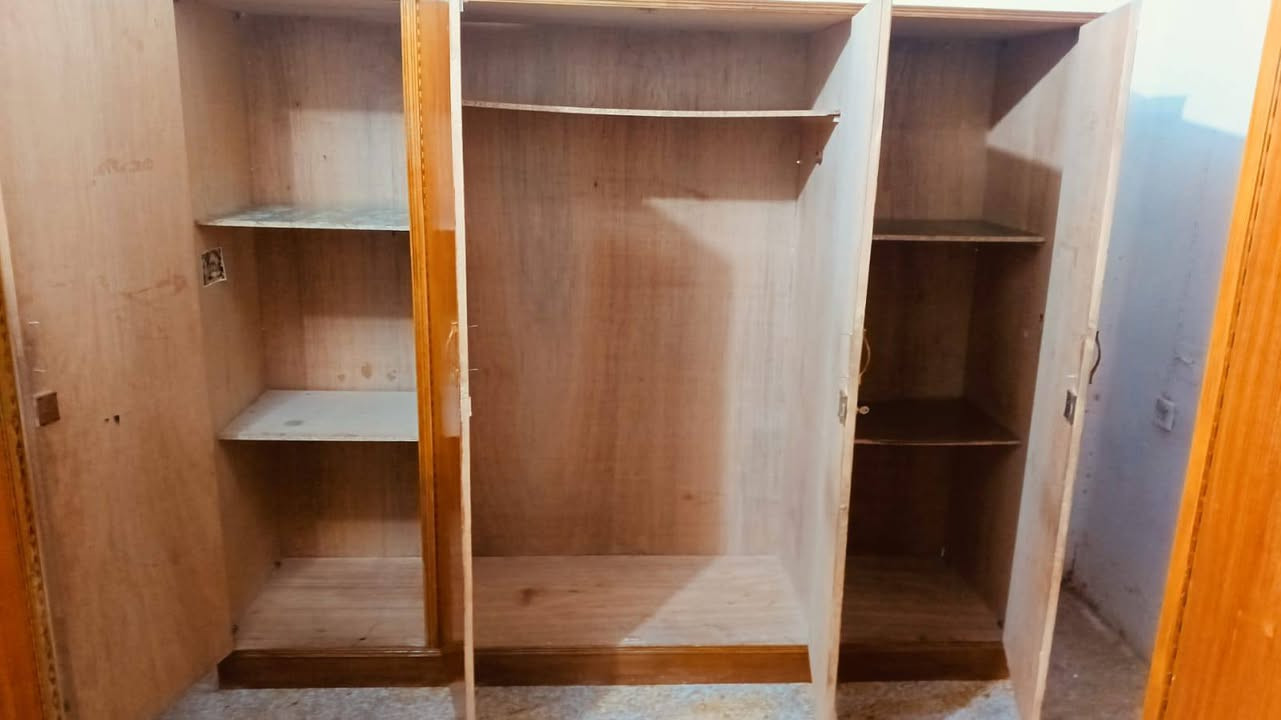 السلام عليكم كناتير+ بوفيات ...شرط صاج مصبوغات كاملات..+ديوان  جديد..شراي يتصل ***********...اكو توصيل..
