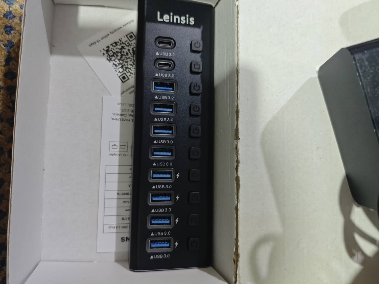 ادابتر usb ماركة 10 في 1 نقل سريع usb 3.2 ب30.وية التوصيل 
للتواصل يرجى مراسلتي على الماسنجر او على الواتساب ***********
