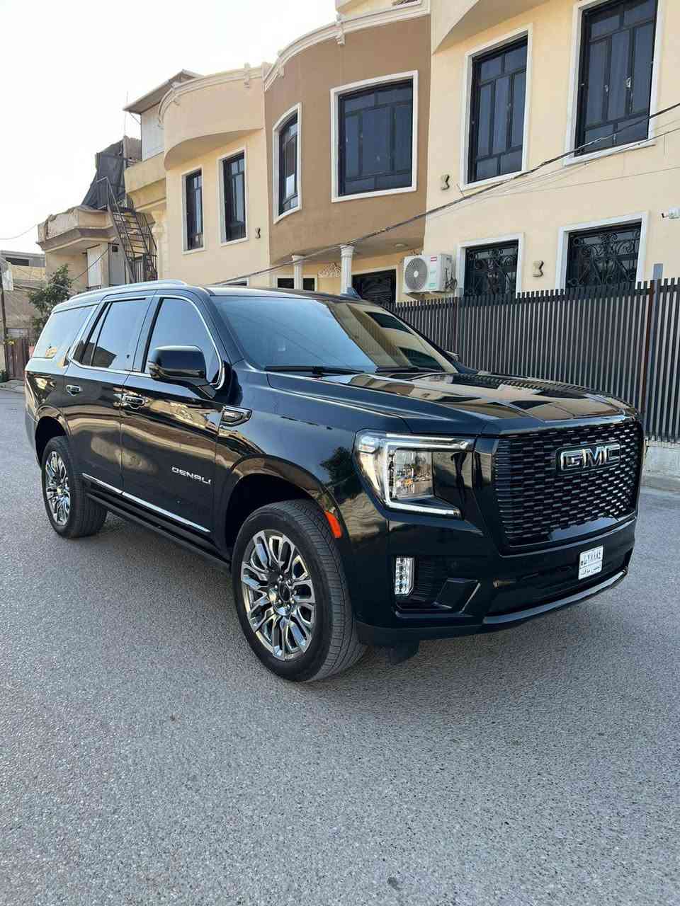 السلام عليكم: عندي سياره GMC دنلي التمت موديل2023يعني مواصفات كاديلاك محرك 6200 وميحتاج اذكر مواصفات لأن مواصفاتها معروفة فول الفول و سيارة بدون رقم ماشيه 49 الف و الحادث بنيد و جاملغ و طاك الايرباك والسعر 470$  و هذا رقمي ***********
