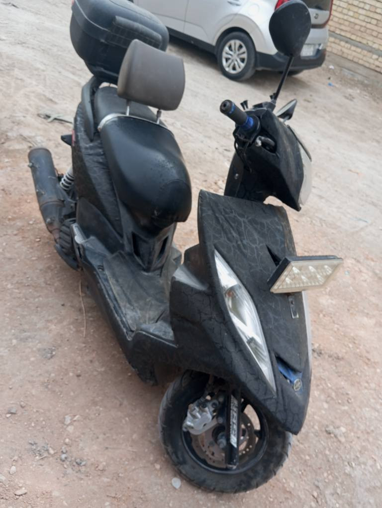 لبيع دراجه جي تي ار ومكفوله من كل نواحي مناقصها شي وشراي يتصل سكم محم ديه ***********متواجت وسئاب بغداد, العراق
