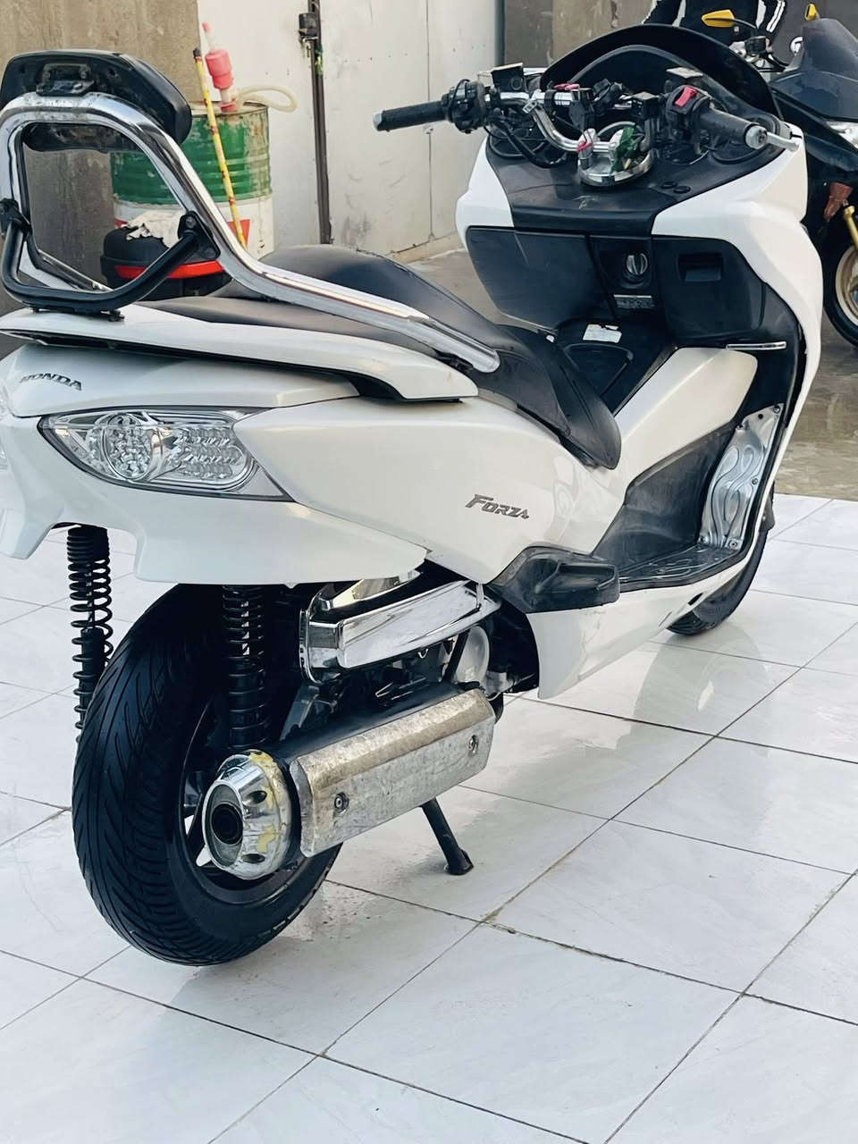 سلام عليكم فورزه 10 مكفوله كفاله عامه اوراق كامله مدفوعه كمرك جاهزه للترقيم دراجه بلاديه وجديده بصمه سويج طوارئ 
استاند حساس كلوب جنطه جك جنطه شلع معدل فول سبايدر 
بك لات كرستال شوته نيكل كهربائيات كله شغال اشاير عالي ناصي كله عله وضع شركه/

/مكان بابل توصيل 🚚/ سعر 13 ونص / ***********
