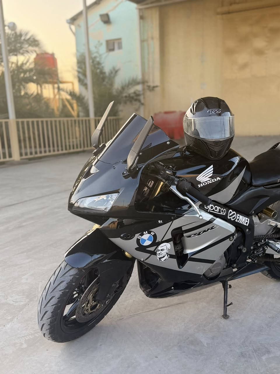 سلام عليكم
هوندا 600 موديل 2009 اصل الدراجة اوراق كاملة
شباب الشراي يتصل وبلخدمة
كفالة عامة احلى من الصور 
سعرها 38 وكلشي بلسوك 
مكانهة البصرة /قضاء شط العرب 
للاستفسار ***********
