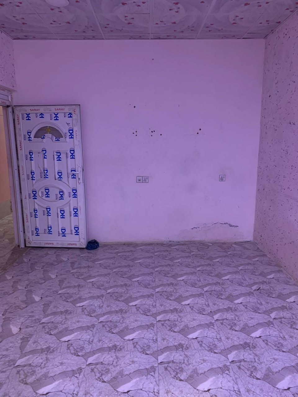 مشتمل للإيجار ١٠٠متر طابق ثاني تحرير الجاهزه قرب مدرسه لادريسي الارقم ***********
