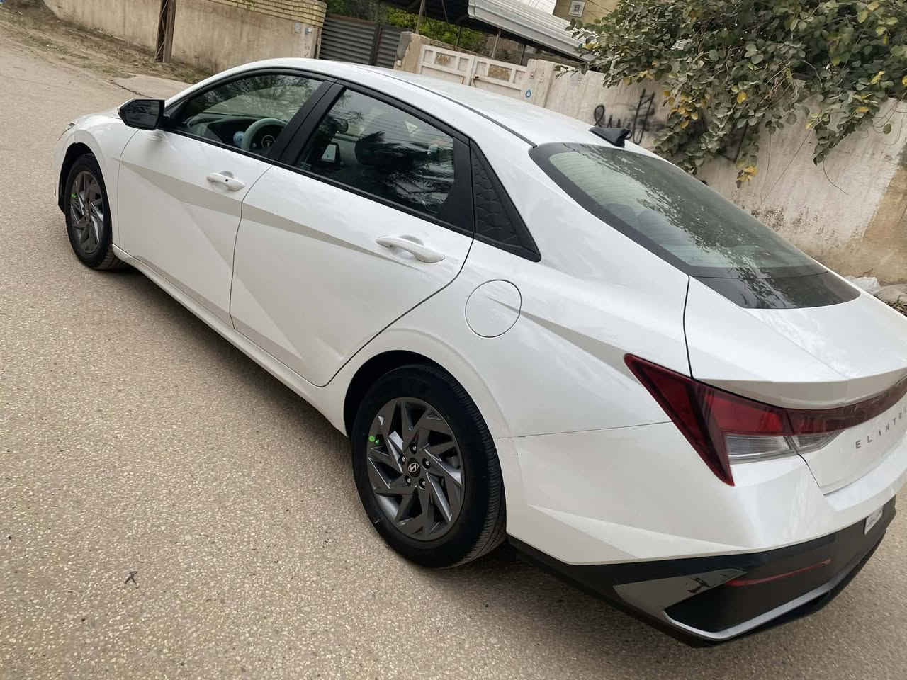 للبيع النترا  2024
ماشيه 38 بدون رقم
داخل رصاصي
وارد امريكي حادثه بنيد نفسه معمر ومصبوغ
 وبارد بالجاملغين شي قليل كلش
محرك 2000 
بصمه
رادار امامي
رادار خلفي
رادار جانبي
شاشة متصل
كامرة دوارة
تحديد مسار
قيادة ذاتيه
توقف ذاتي 
سيارة جاهزة وكاملة بدون نقص
السعر 148 وبيه مجال قليل 
 للاستفسار***********
