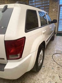 جيب لاريدو موديل2007 هيمي 4.7 محرك بي كازكيت سياره حلوه ونضيفه بدون ضر...