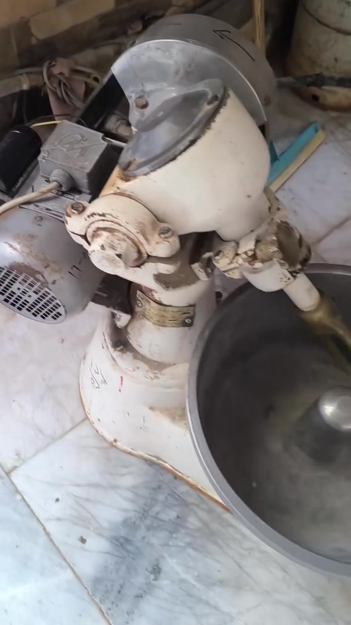 السلام عليكم عجانه كويتيه باله للبيع اصليه  شرط الشغل 
الاستفسار ***********
