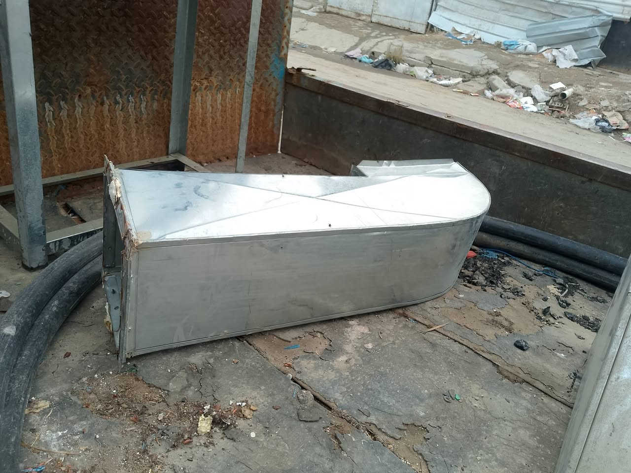 دكت ومنقله شوي 

سعر 50 الف 
جديد 
مكان بغداد مدينه صدر 
***********
