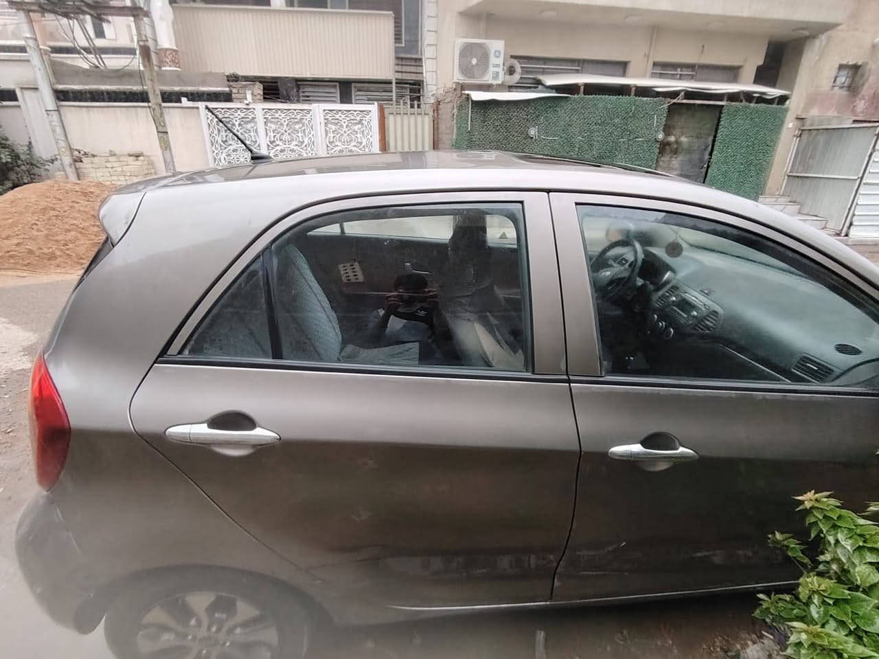 كيا بيكاتو 2016 وارد خليجي كامل الموصفات قماره سلايد روم تحكم استيرن مرأة جانبيه كهربائي السياره تحويل مباشر فقط فيها تبخير 
***********
سعر 120 وبيهة مجال 
العنوان بغداد الغزالية
