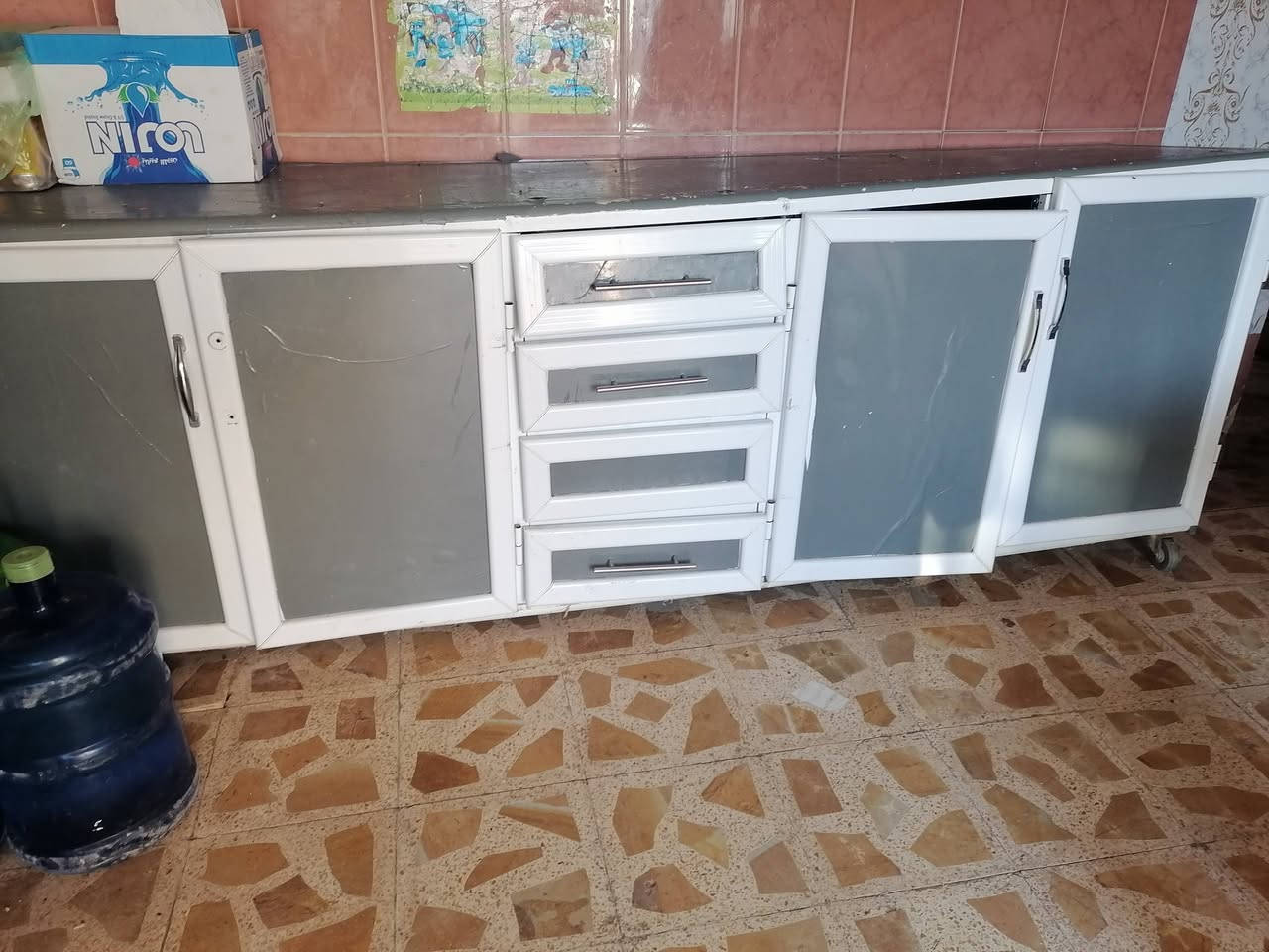 السلام عليكم كاونتر للبيع في الديوانيه للستفسار الاتصال على الرقم ***********
