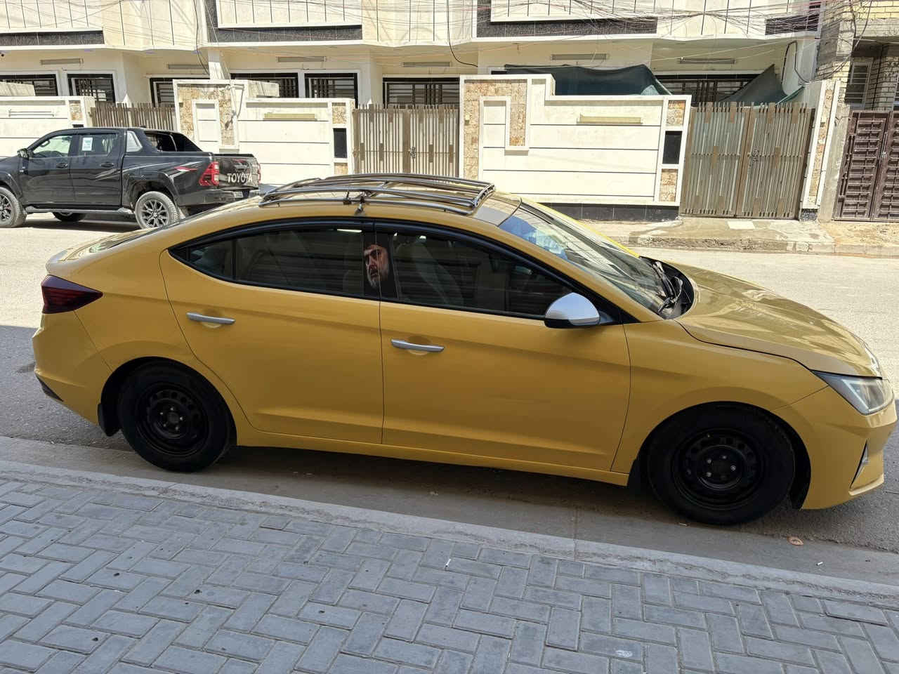 سلام عليكم
عارض سياره انتره للبيع موديل 2019 حادثها بس جاملغ بدون أي دواخل محركها 2000دوش كير ATتخم تاير حداديه جديده 
العنوان بغداد 
الرقم /***********
